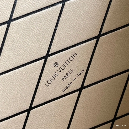 Affordable LOUIS PETITE MALLE VUITTON 0802